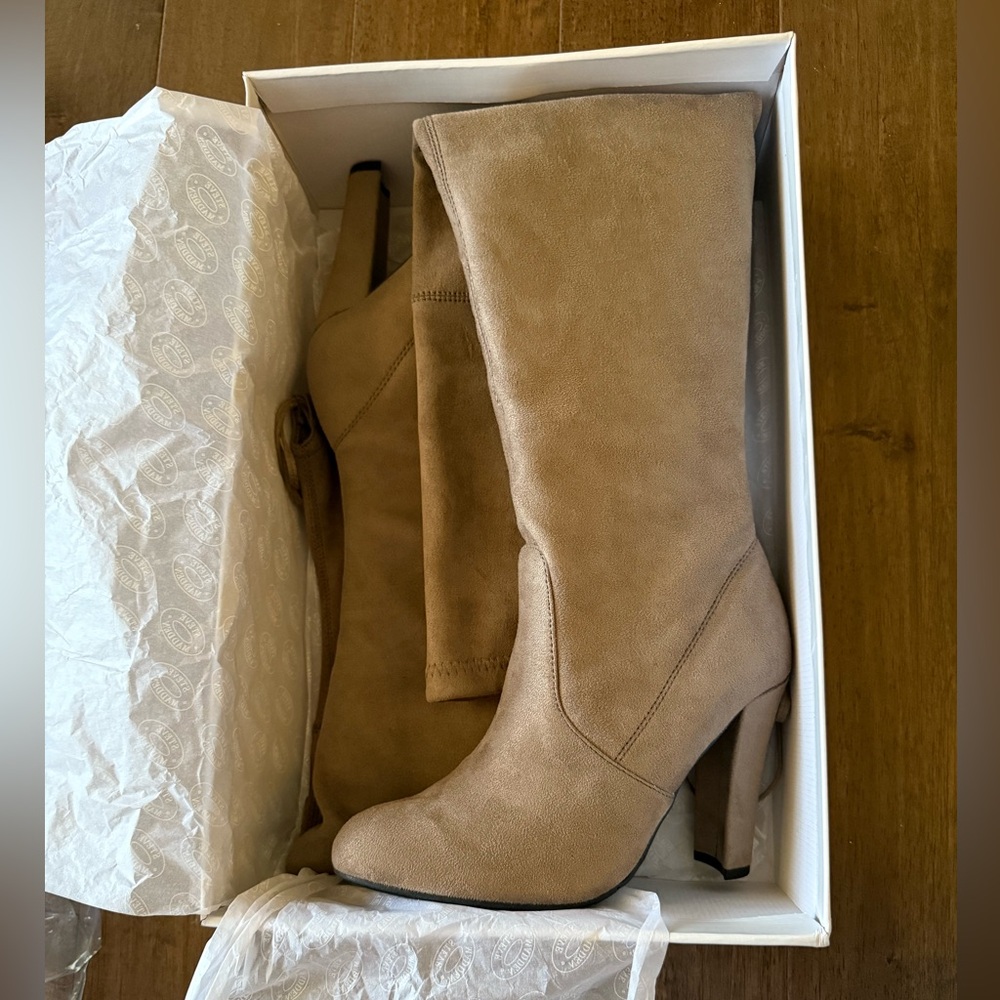 Women's Tan Knee-High Boots